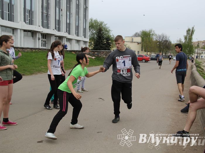 В Великих Луках прошла весенняя городская эстафета (фото)