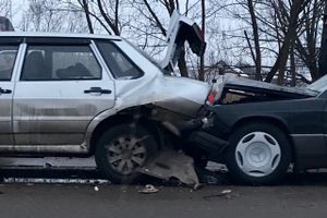 В Великих Луках из-за ДТП образовалась «пробка» (ФОТО)