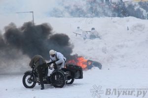 Реконструкция битвы за освобождение Великих Лук