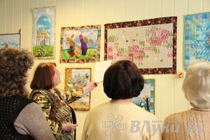 В Великих Луках открылась выставка «Масленица. Пасха. Весна» (фото)