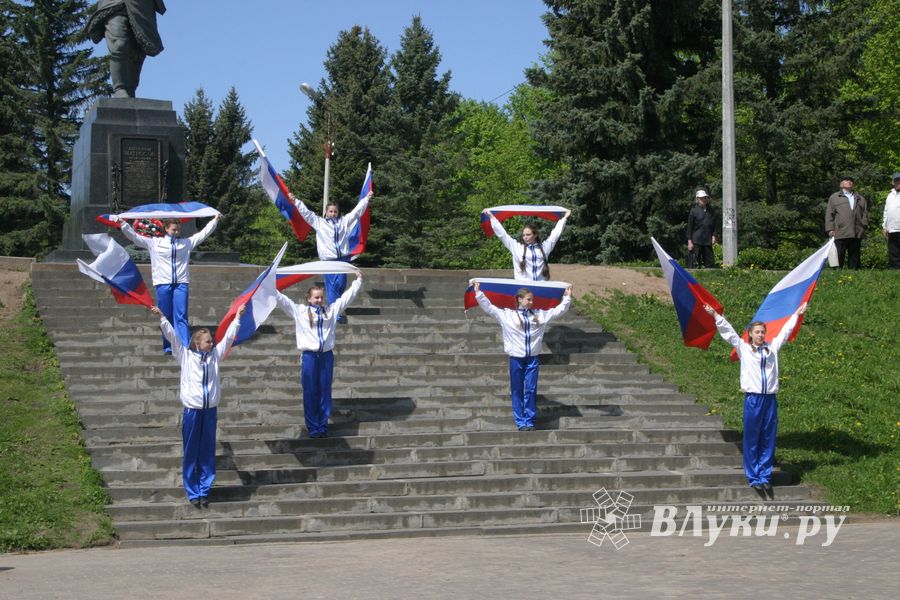 Члены Международный автопробега прибыли в Великие Луки 