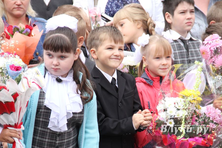 Школа №12 встретила День знаний (фото)