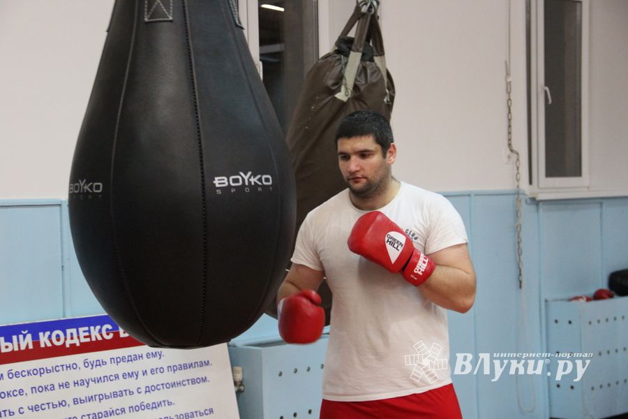 Боксёр Сергей Егоров стал временно баскетболистом (ФОТО)