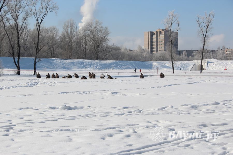 В Великих Луках реконструировали подвиг Александра Матросова (12+)(ФОТО)