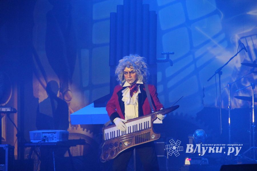 «Пикник» представил великолучанам «Большую игру»