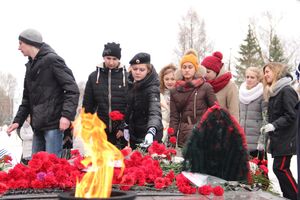 У Вечного огня в Великих Луках прошёл торжественный митинг (фото)