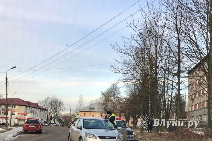 На улице Винатовского столкнулись «Лада» и Ford (ФОТО)