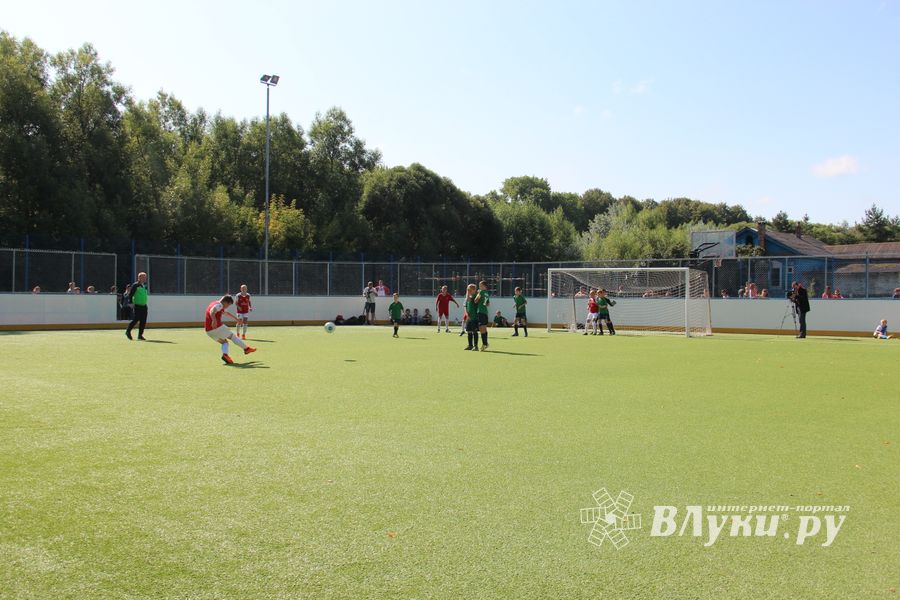 Спортивними мероприятиями отметили День физкультурника в Великих Луках (ФОТО)