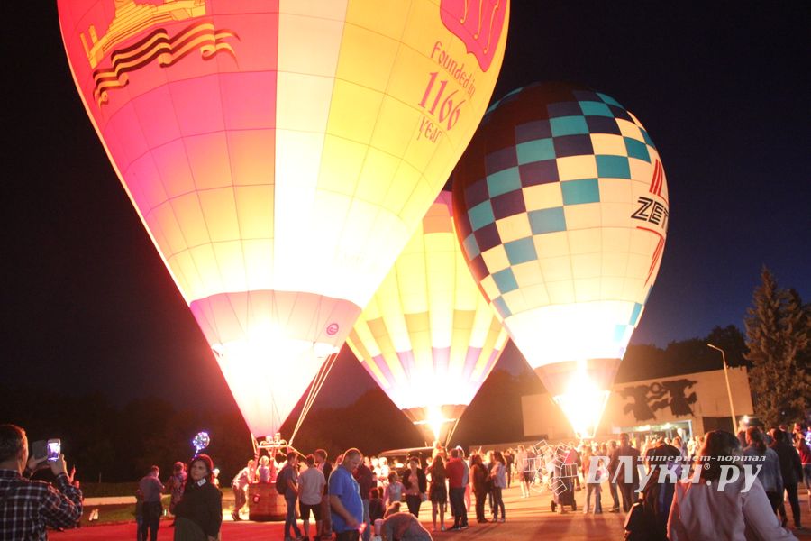 Огненные шоу состоялись над Ловатью (ФОТО)