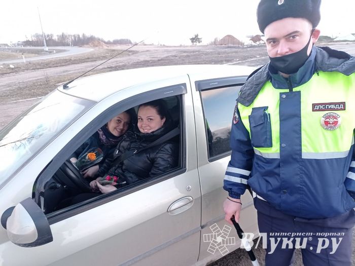 «Цветочный патруль» прошёл в Великолукском и Куньинском районах (ФОТО)