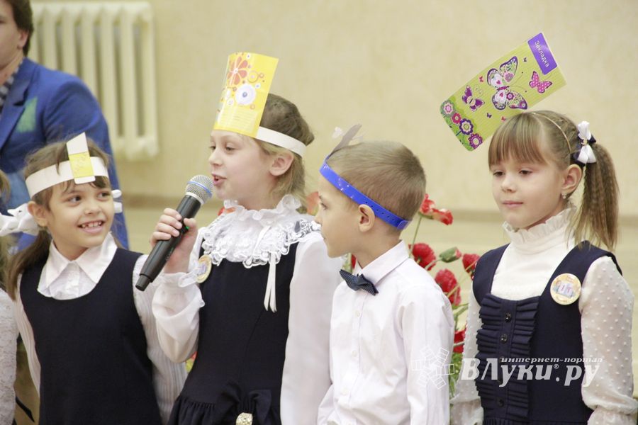 Великолукские первоклассники перевоспитали Бабу-Ягу (ФОТО)