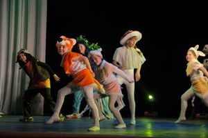 Великие Луки встретили День танца (ФОТО)