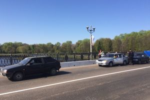 В Великих Луках на мосту произошло ДТП