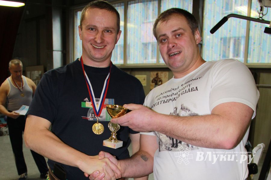 В Великих Луках состоялся Чемпионат по гиревому спорту (фото)