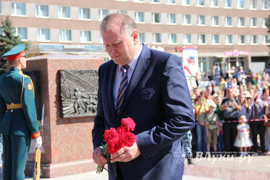 Военный парад в Великих Луках, часть II (ФОТО)