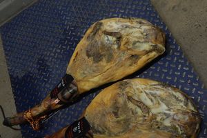 В Псковской области сожгли почти 17 кг хамона (ФОТО)