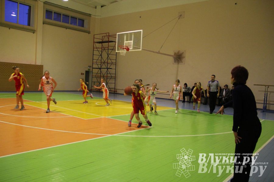 Великолукские баскетболисты стали победителями междугородних соревнований по баскетболу