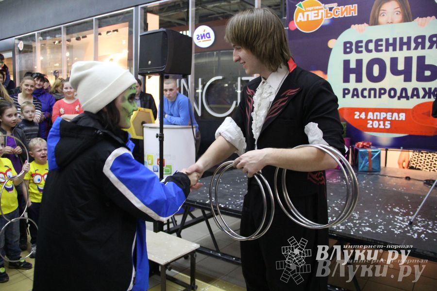 В ТЦ «Апельсин» прошла весенняя ночь распродаж