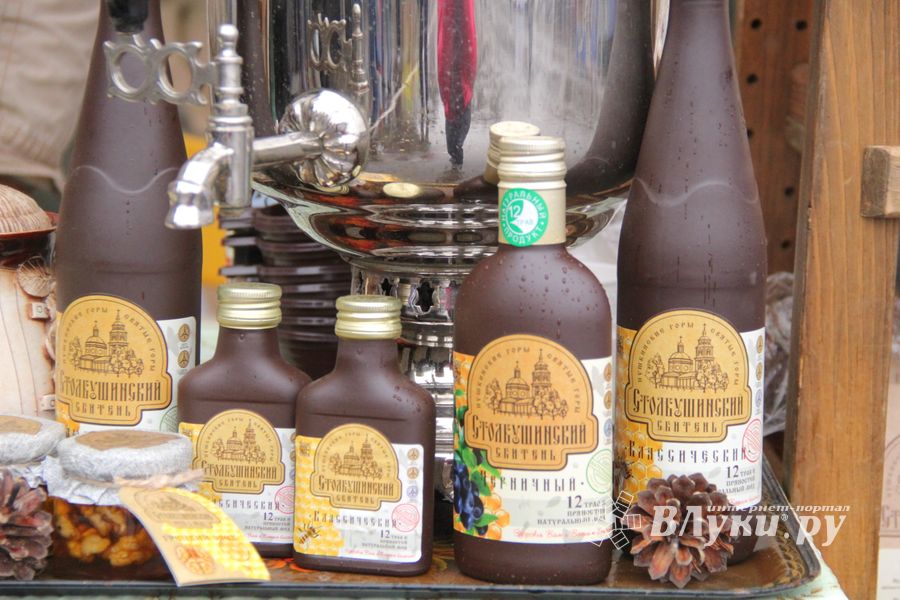 На ярмарке «Осень-2018» великолучане запаслись на зиму  «Столбушинскими продуктами» (ФОТО)