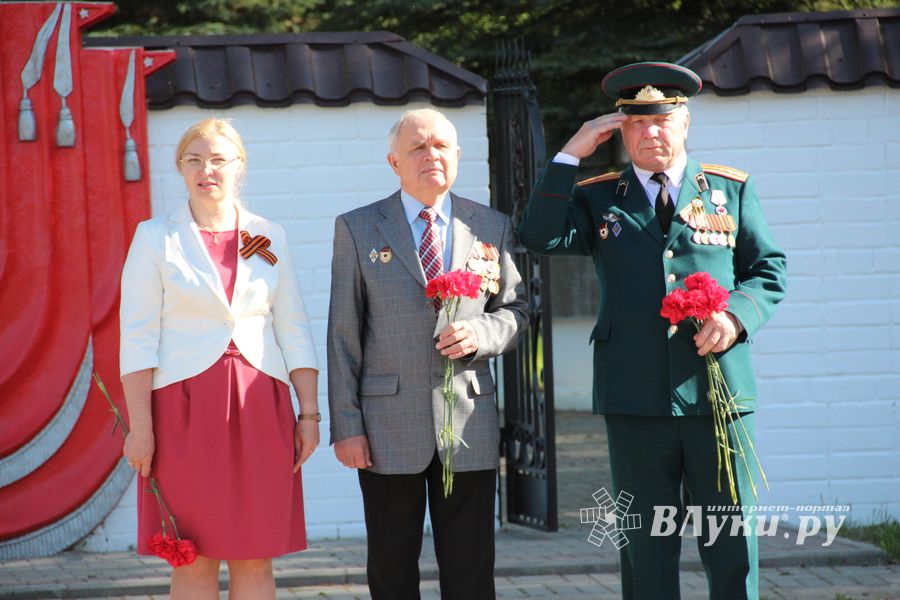 Юные великолучане почтили память бойцов Великой войны (ФОТО)