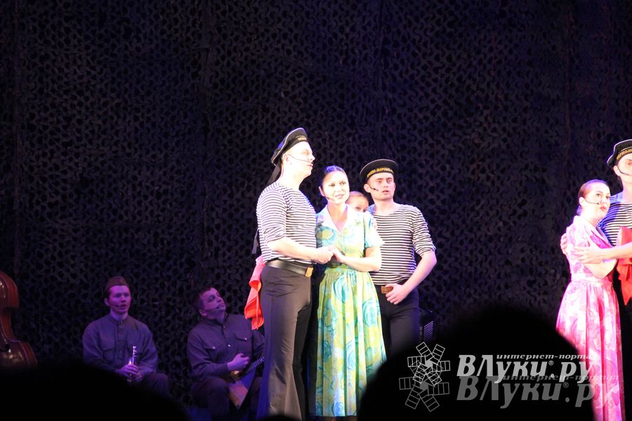 Государственный ансамбль «Русский Север» представил в Великих Луках мюзикл «Василий Теркин»