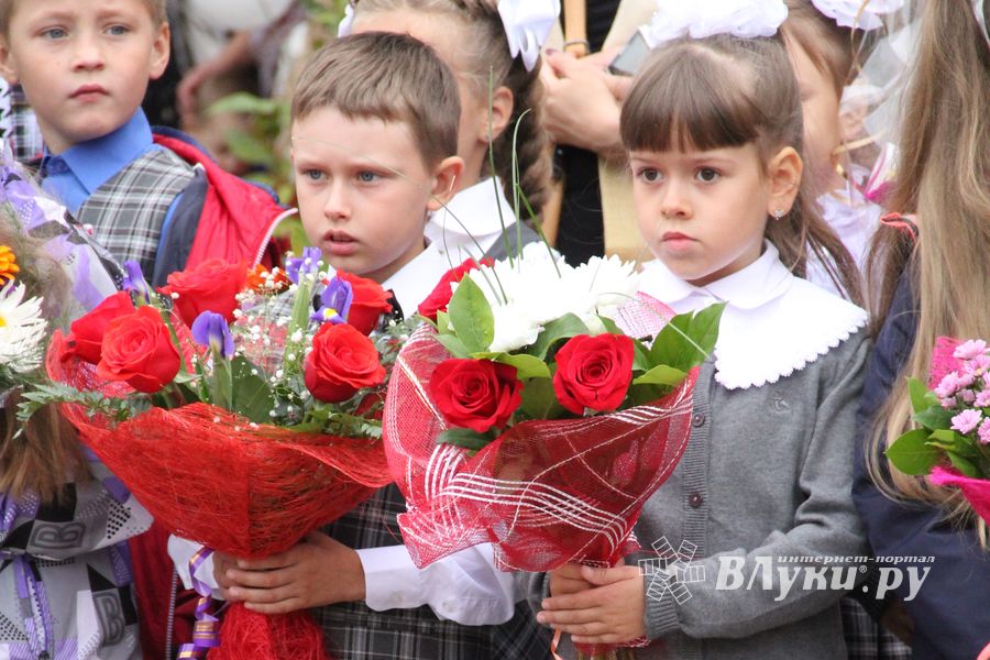 Школа №12 встретила День знаний (фото)