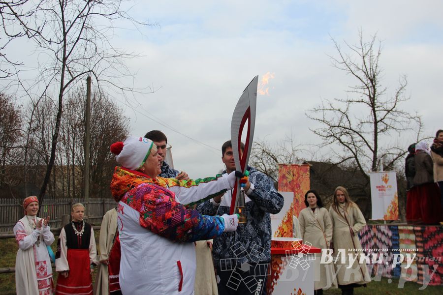 Эстафета Олимпийского огня в Изборске и Пскове