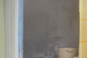 Убежавшее молоко стало причиной возгорания в Великих Луках (ФОТО)