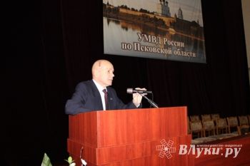 ВВ УМВД России по Псковской области состоялась встреча с членом правления Союза писателей России Александром Бологовым (фото)