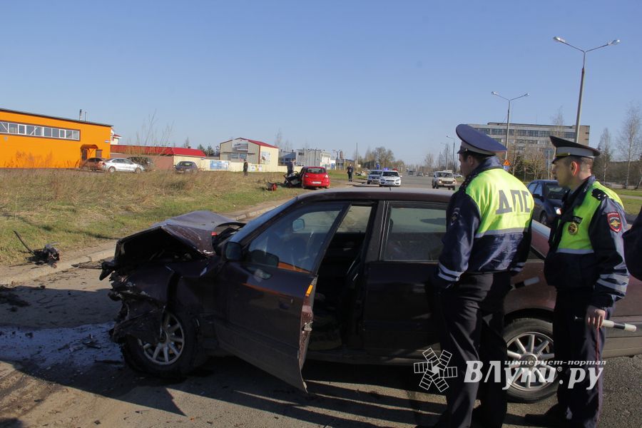 ДТП с пострадавшими в Великих Луках (ФОТО)