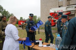 В Великих Луках прошли областные соревнования среди пожарных по спасению пострадавших