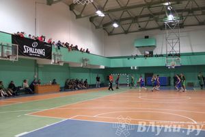 Команда «Экспресс» стала обладательницей Кубка г. Великие Луки по баскетболу