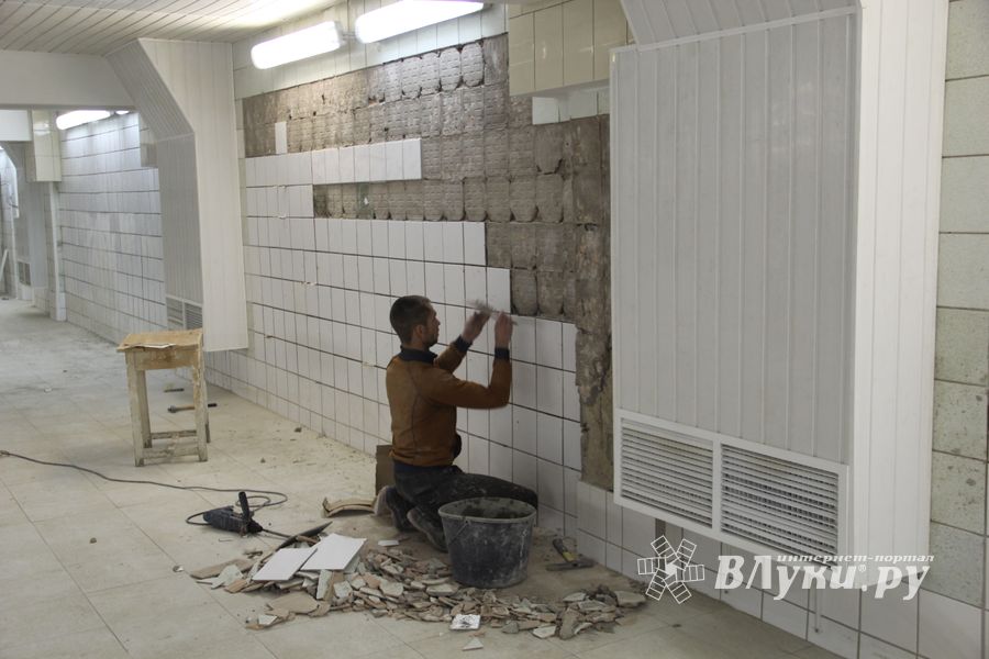 В Великих Луках завершается ремонт бассейна (ФОТО)