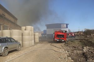 В Великих Луках горит склад(ФОТО)