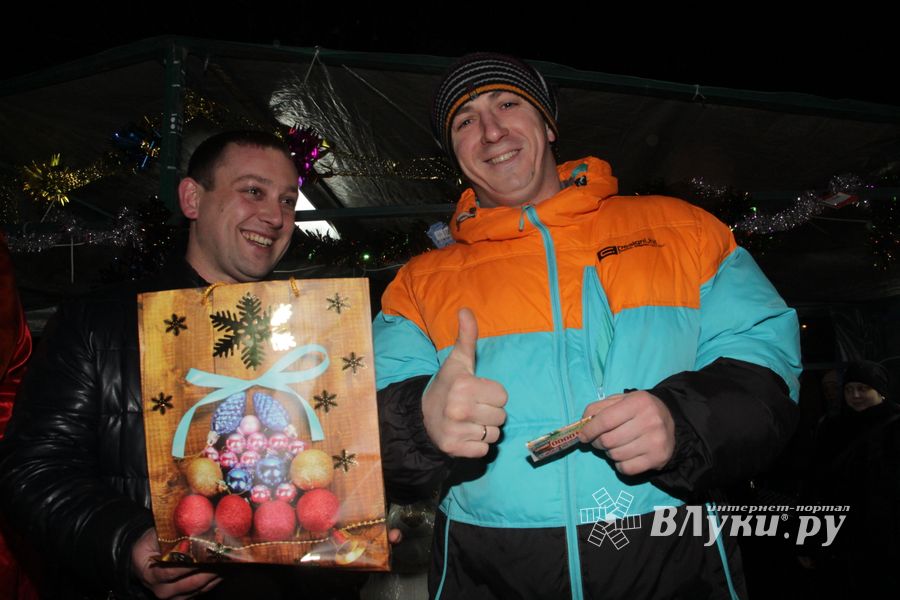 Великие Луки к встрече Нового года готовы (ФОТО)