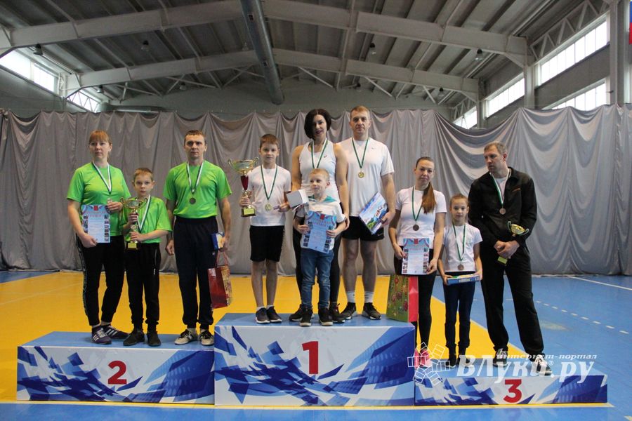 Семейные соревнования «Папа, мама, я – спортивная семья» прошли в Великих Луках (ФОТО)