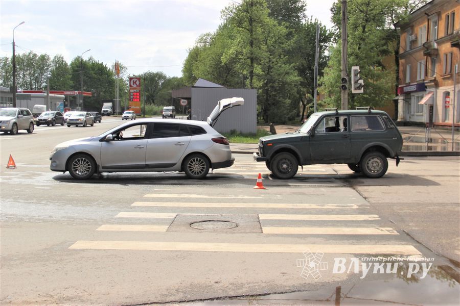 Пропускал полицию и получил удар сзади (ФОТО)