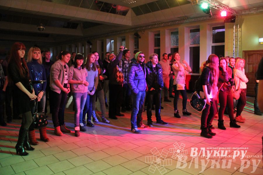 ​Фестиваль живой музыки «Арена фест» прошел в Великих Луках  (фото)