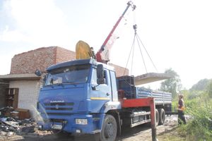 Расчистка местности для строительства путепровода в Великих Луках продолжается (ФОТО)