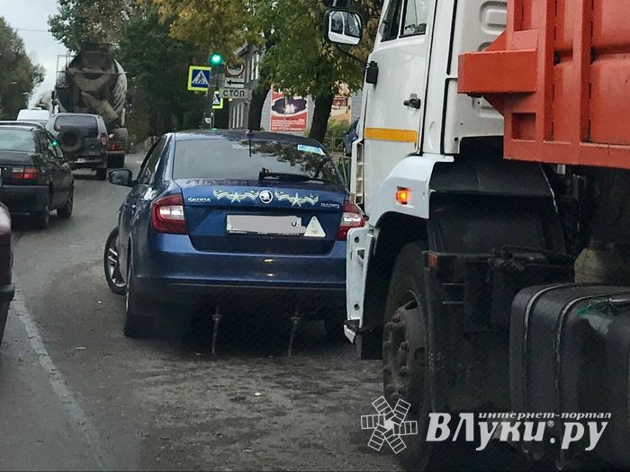 На улице Ботвина в Великих Луках произошло ДТП (ФОТО)