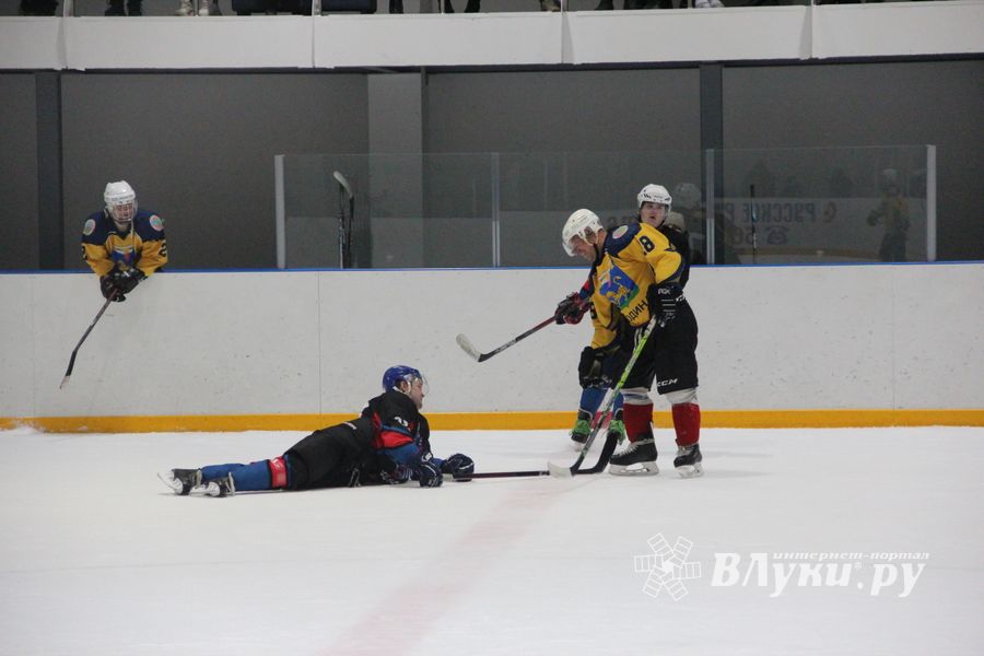 «Экспресс» с разгромным счетом обыграл «Родину» (ФОТО)