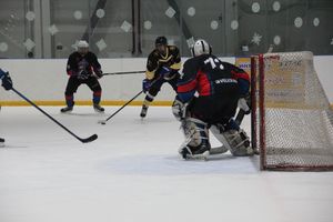 Великолучане обыграли псковских медведей в «Айсберге» (ФОТО)