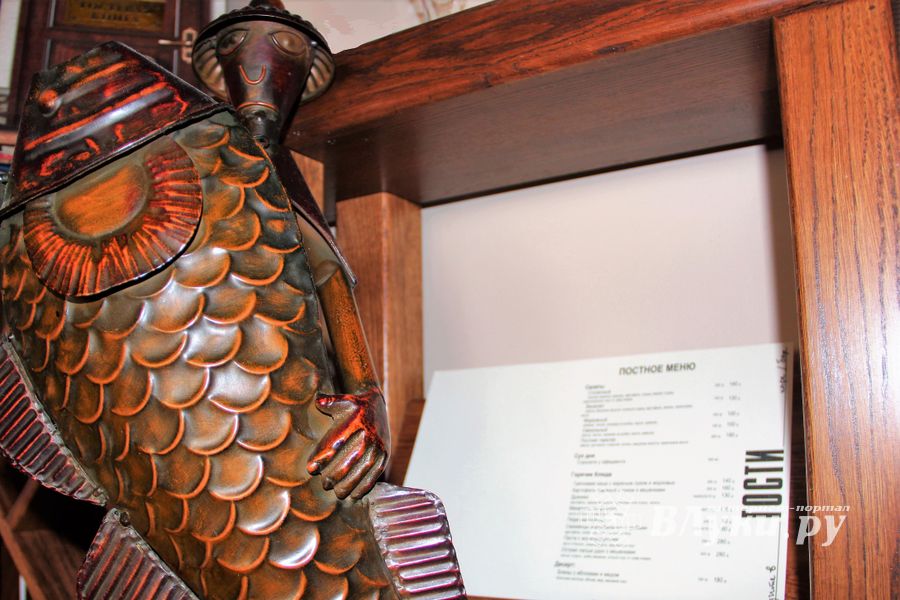 8 марта прекрасных дам приглашают в «Гости»  (ФОТО)