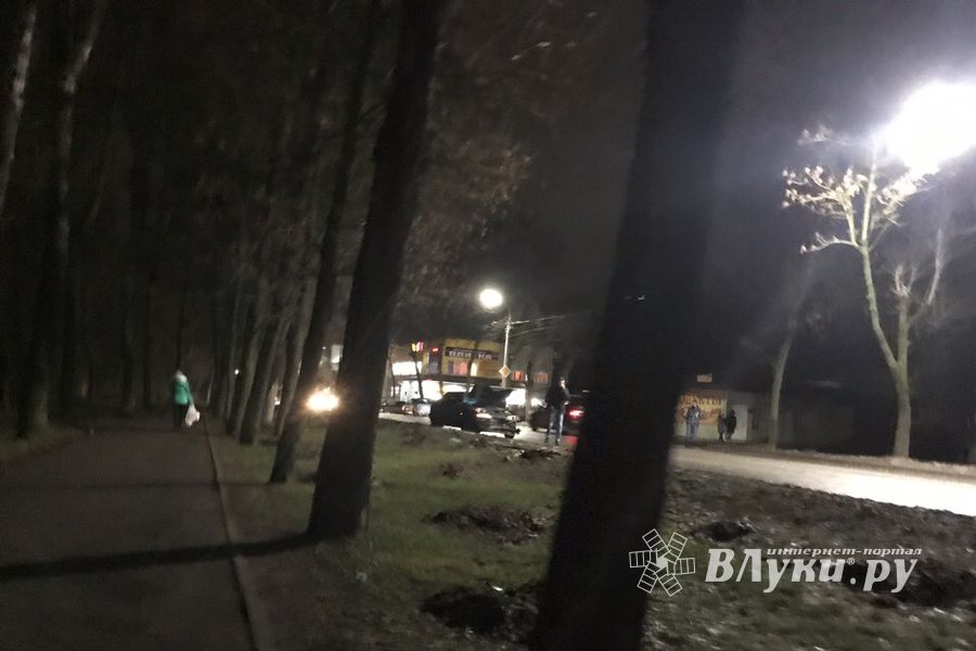 Фотофакт: ДТП в Великих Луках