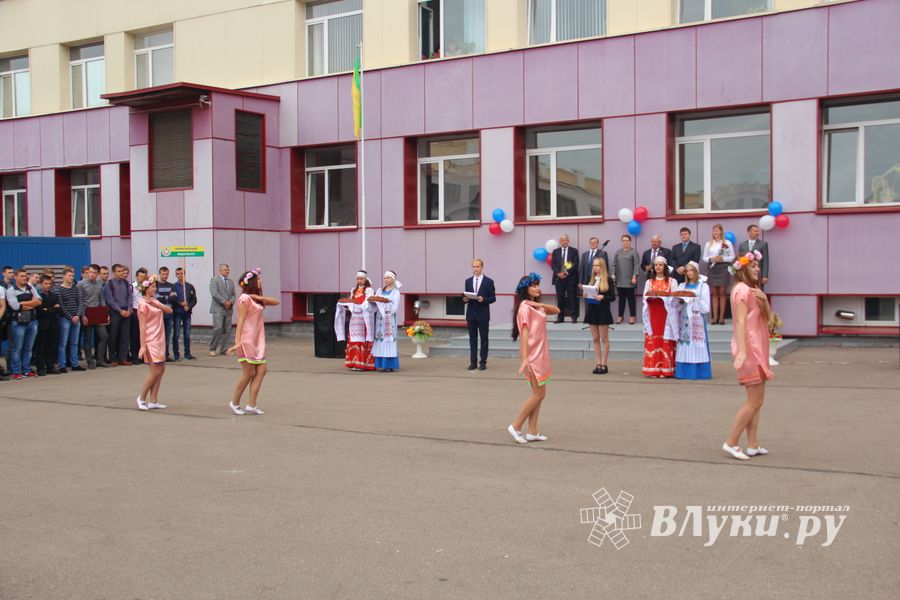 ВГСХА встретила первокурсников пирогами (ФОТО)