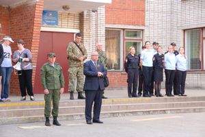 В Великих Луках в 10 лицее «освободили» заложников (ФОТО)