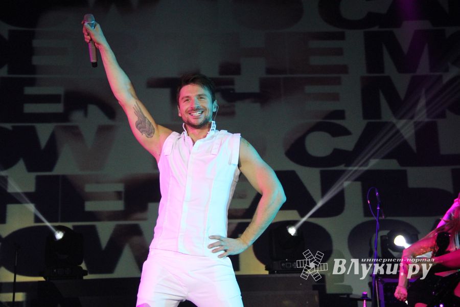 В Великих Луках состоялся концерт Сергея Лазарева