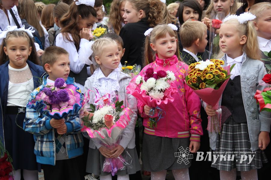 Школа №12 встретила День знаний (фото)