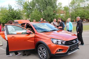 Презентация новой модели LADA Vesta Cross состоялась в Великих Луках (ФОТО)