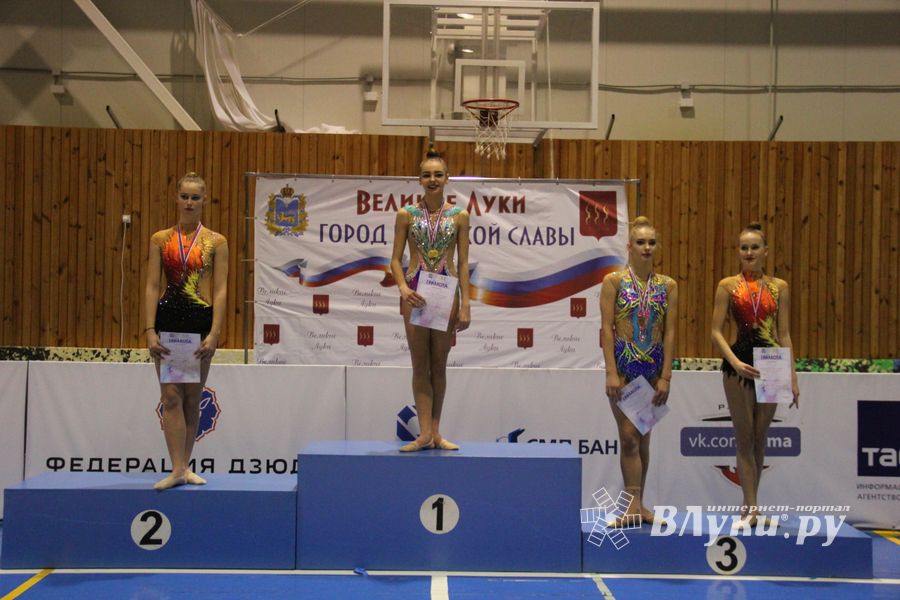 В Великих Луках прошли соревнования на Кубок Псковской области по художественной гимнастике (ФОТО)